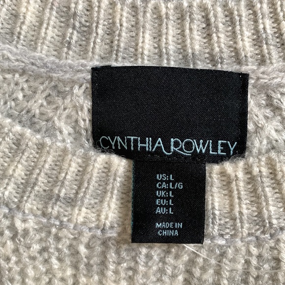 Oversized knit sweater NWOT - Picture 2 of 6